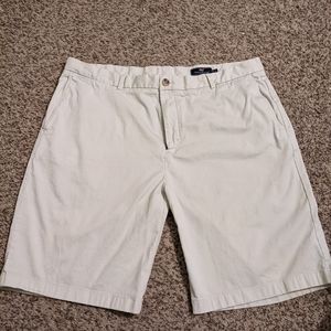 Vineyard Vines shorts